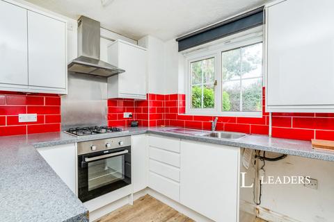 2 bedroom terraced house to rent, Leander Drive, PO12