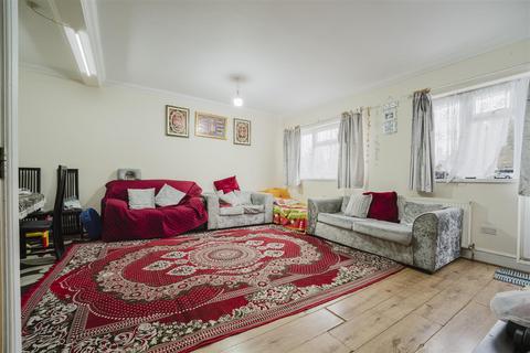 undefined, Lady Margaret Road, Middlesex UB1