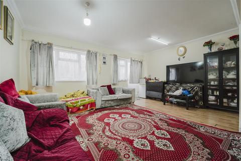 undefined, Lady Margaret Road, Middlesex UB1