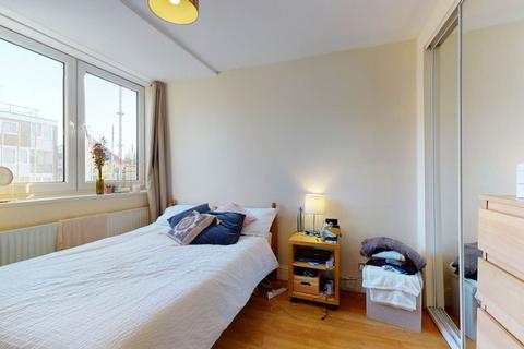 3 bedroom flat to rent, Birdhurst Rd, London, Colliers Wood, SW19, London
