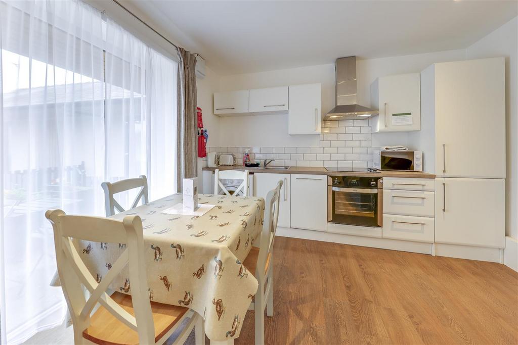 Kitchen / Dining