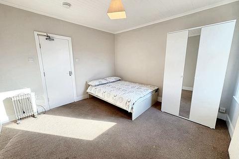 1 bedroom in a house share to rent, 25 Gilbert Road, Belvedere, DA17