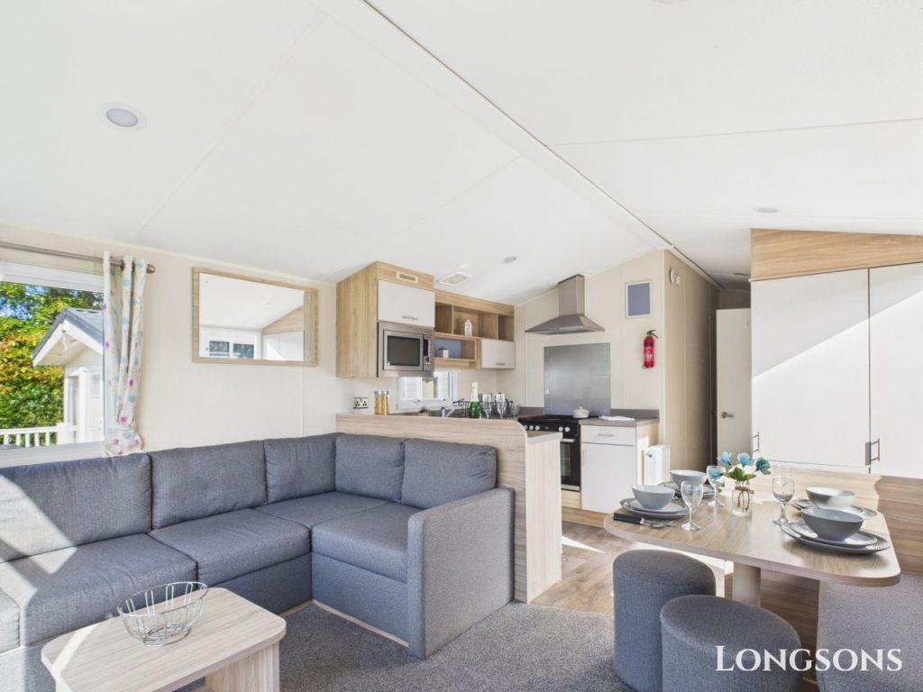 Cam02173g0 Pr0279 Still092