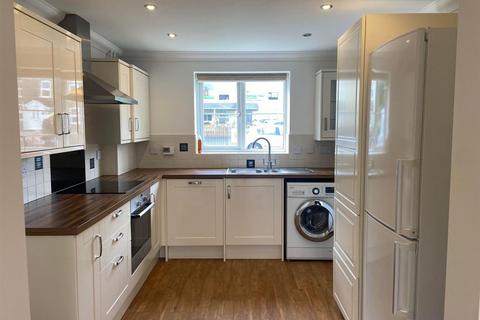 4 bedroom semi-detached house to rent, Lower Stone Close, Bristol BS36