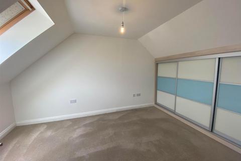 4 bedroom semi-detached house to rent, Lower Stone Close, Bristol BS36