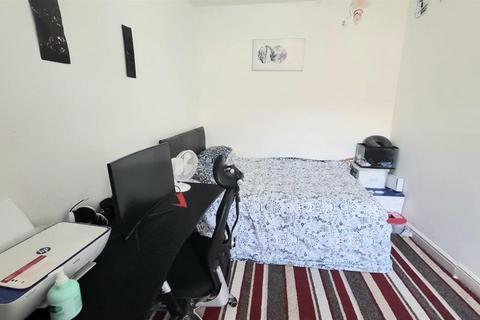 3 bedroom house to rent, Redruth Street, Manchester M14