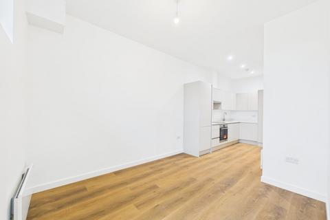 undefined, Lakeside East, The Causeway, Staines-Upon-Thames, Middlesex, TW18