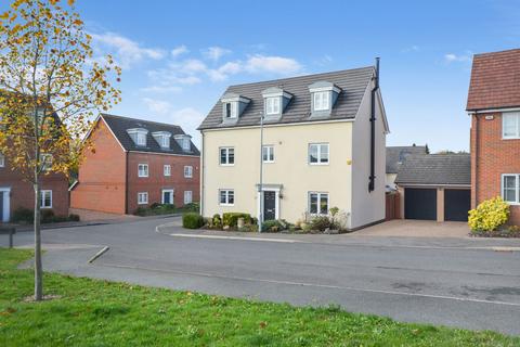 5 bedroom detached house for sale, Howland Close, Saffron Walden
