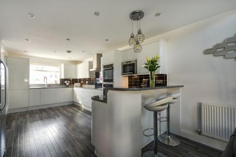 5 bedroom detached house for sale, Howland Close, Saffron Walden