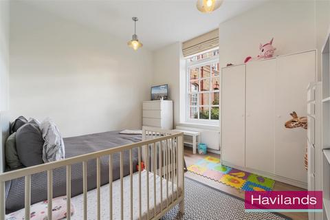 2 Banting Drive, London, N21 1SL
