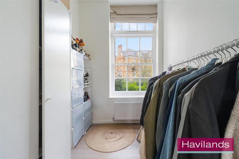 2 Banting Drive, London, N21 1SL