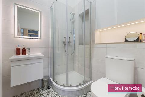 2 Banting Drive, London, N21 1SL