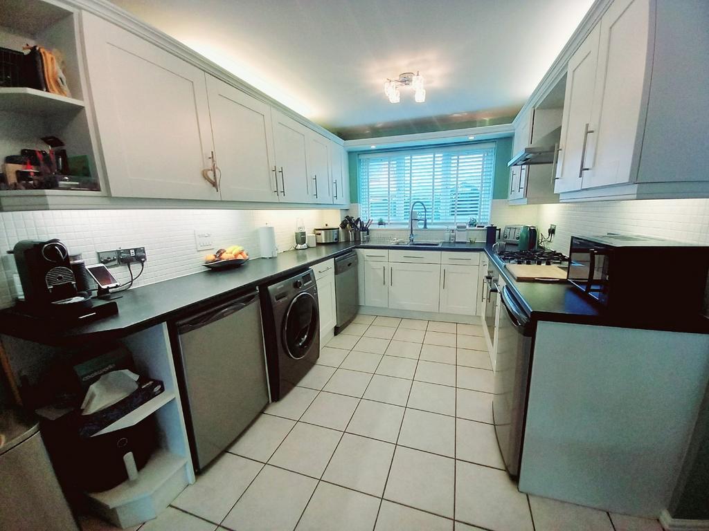 Dining kitchen
