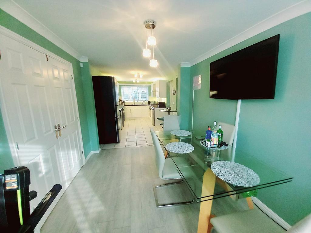 Dining kitchen