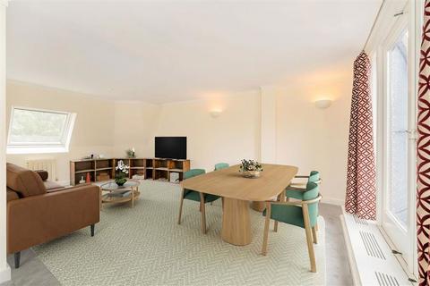 2 bedroom flat for sale, Blythe Road, London W14