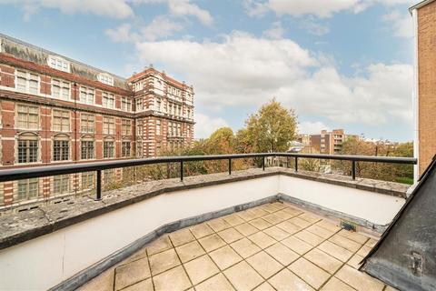 2 bedroom flat for sale, Blythe Road, London W14