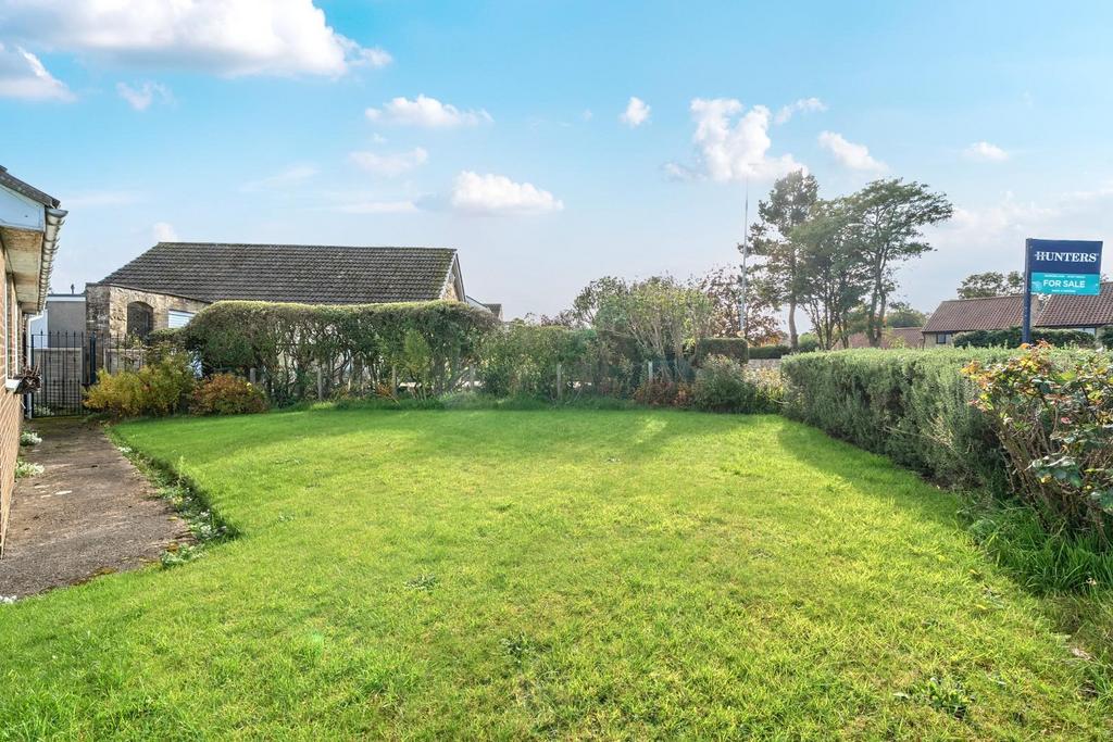 Front garden 1.jpg