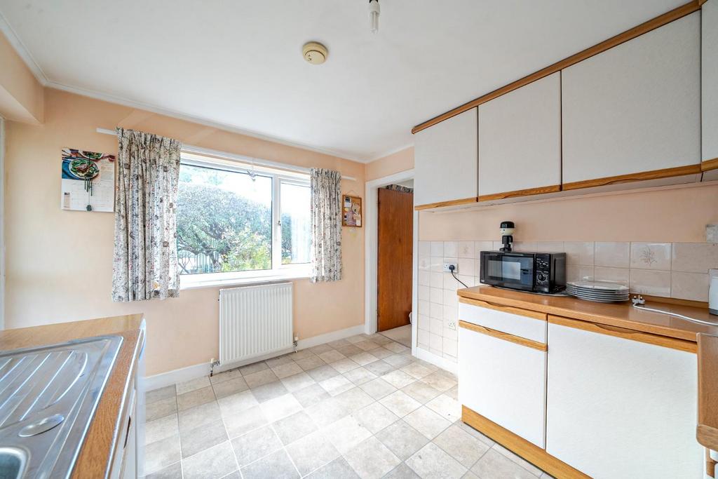 Kitchen 1.jpg