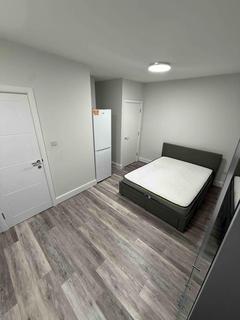 Studio to rent, 12 Ealing Road, HA0