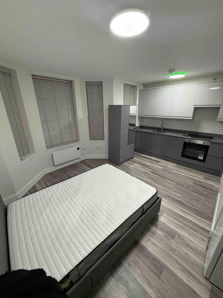 Studio Flat to rent Ealing Road, Wembley HA0