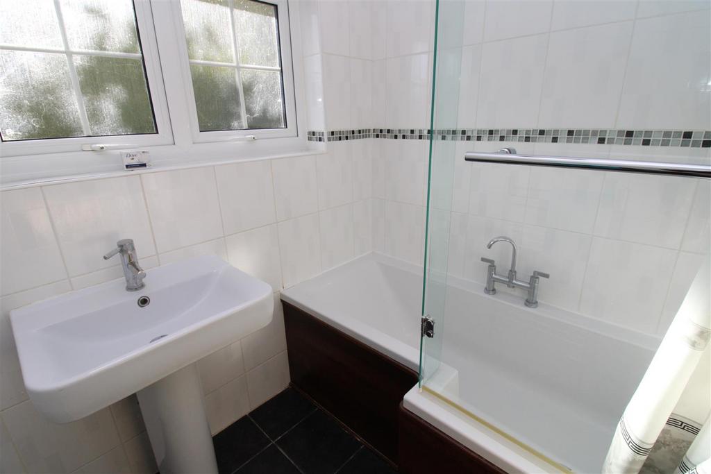 Bathroom.JPG