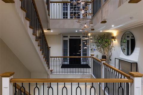 undefined, Wayneflete Tower Avenue, Esher, KT10