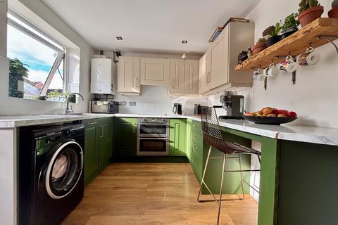 2 bedroom semi-detached house for sale, Hazel Avenue, Worcestershire WR11