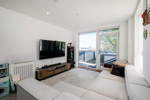 2 bedroom flat for sale, Centenary House, Lena Kennedy Close, Chingford