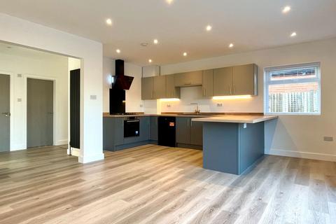 4 bedroom detached house for sale, Saxonhurst Road, Bournemouth BH10