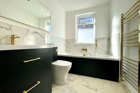 4 bedroom detached house for sale, Saxonhurst Road, Bournemouth BH10