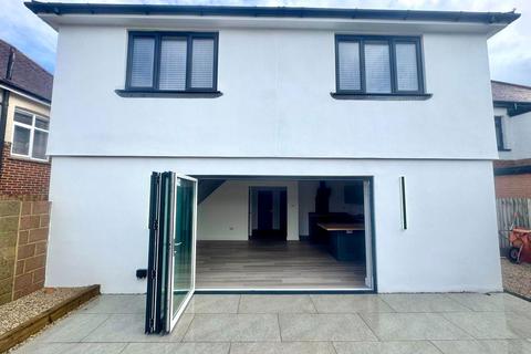 4 bedroom detached house for sale, Saxonhurst Road, Bournemouth BH10