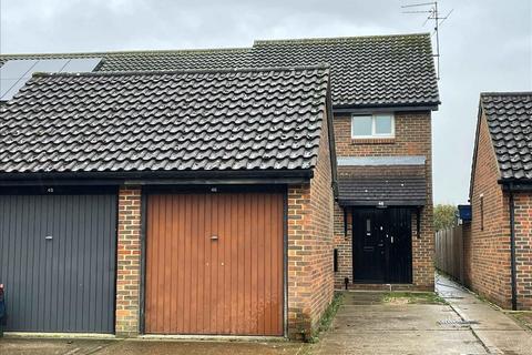 3 bedroom end of terrace house to rent, Deerhurst Close, Feltham, Middlesex, TW13