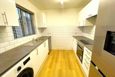 3 bedroom end of terrace house to rent, Deerhurst Close, Feltham, Middlesex, TW13