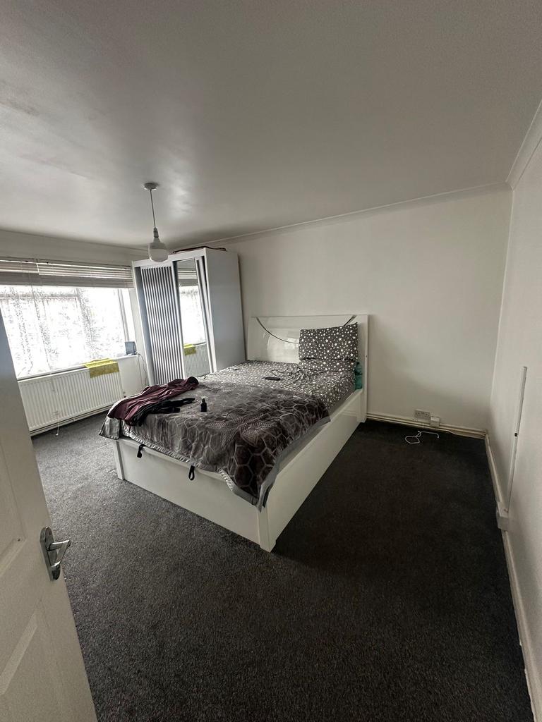 Living/Bedroom 3