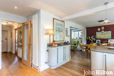 1, Beacon Court Greenways, Ovingdean, Brighton, BN2 7AY