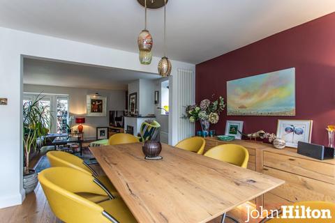 1, Beacon Court Greenways, Ovingdean, Brighton, BN2 7AY