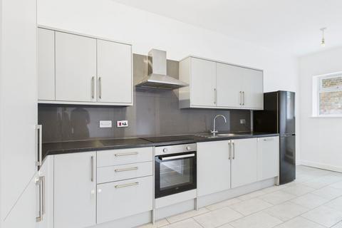 3 bedroom detached house for sale, Luton Road, Chatham ME4