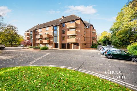 2 bedroom flat to rent, Winslow Close, Pinner, HA5