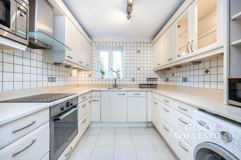 2 bedroom flat to rent, Winslow Close, Pinner, HA5