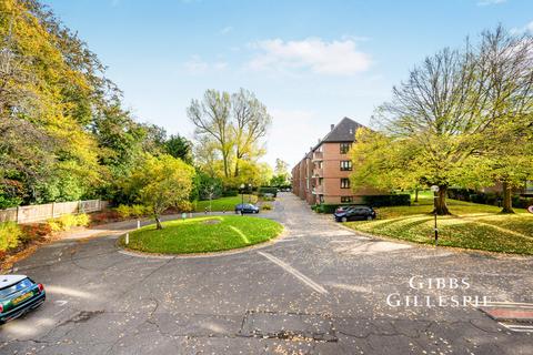 2 bedroom flat to rent, Winslow Close, Pinner, HA5