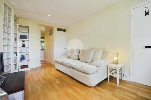 undefined, Pinewood Green, Iver Heath SL0