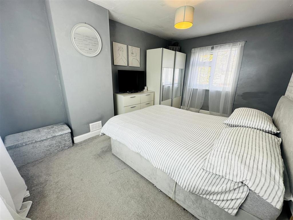 Bed 1 .jpg