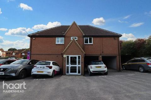 undefined, Littlebrook Avenue, Slough