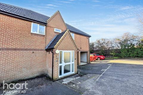 undefined, Littlebrook Avenue, Slough