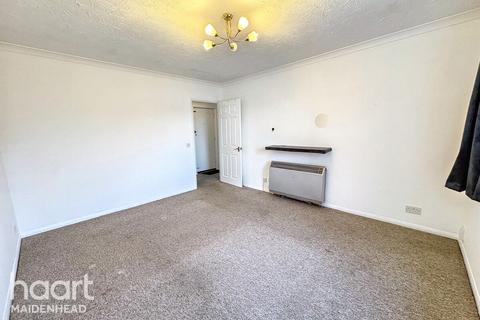undefined, Littlebrook Avenue, Slough