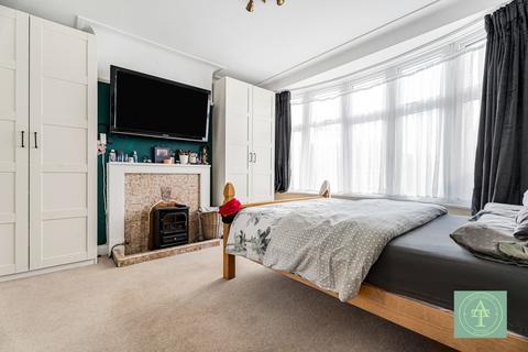 4 bedroom semi-detached house for sale, Slades Gardens, Enfield, EN2