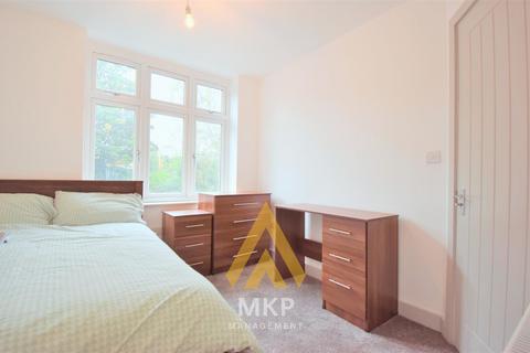 5 bedroom terraced house to rent, Heeley Road, Birmingham B29