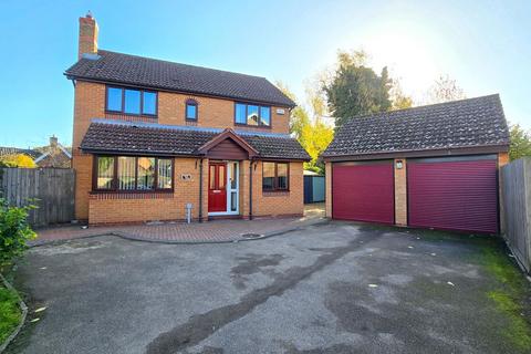 4 bedroom detached house for sale, Laxton Close, Attleborough NR17