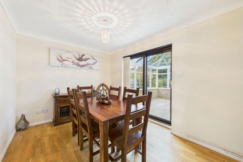 13 Laxton Close, Attleborough, NR17 1QY