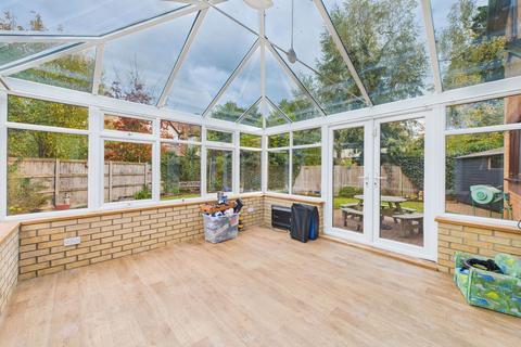 13 Laxton Close, Attleborough, NR17 1QY